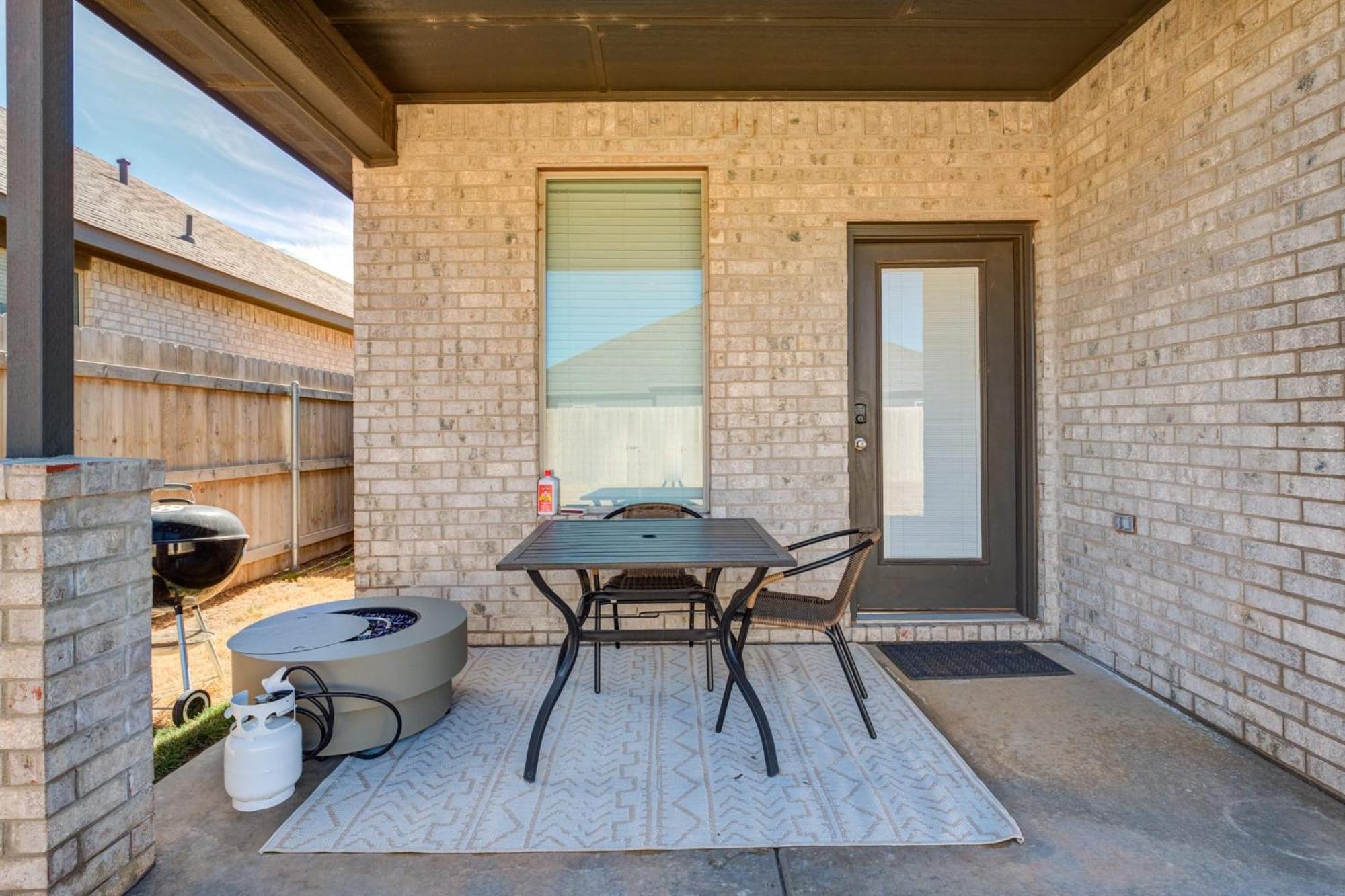 Entire House~ Spacious~ Prime Location~ Backyard Lubbock Exterior foto