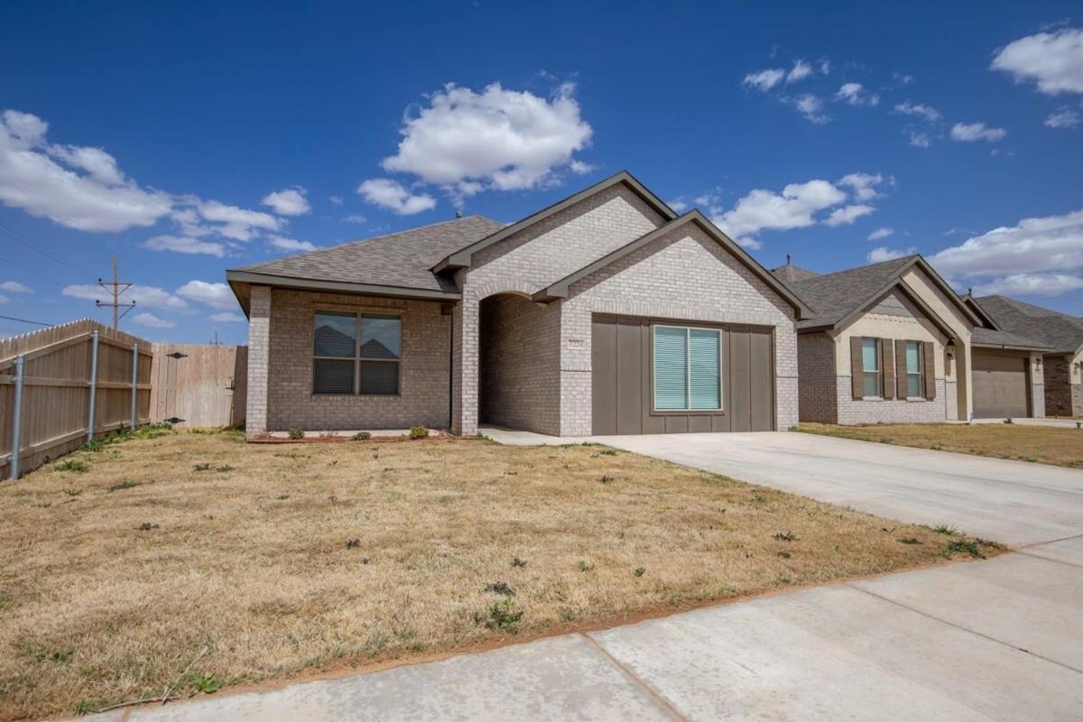 Entire House~ Spacious~ Prime Location~ Backyard Lubbock Exterior foto